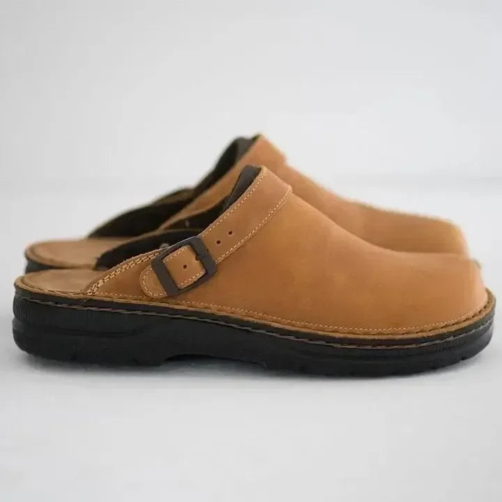Heren orthopedische pantoffel, donkerbruin, biedt ultiem comfort en voetondersteuning voor binnen & buiten.