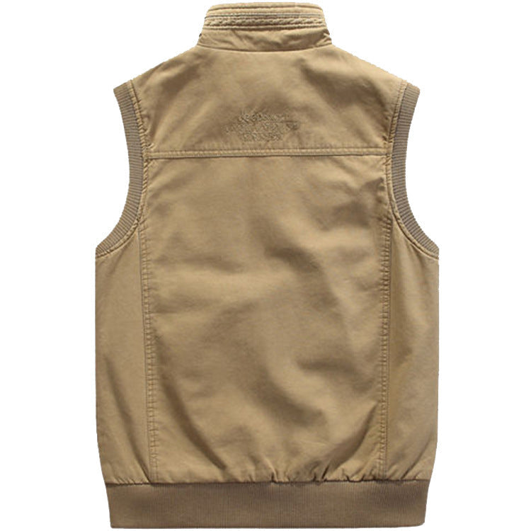 Praktisch heren outdoorvest met ruime zakken en functioneel design, geschikt voor wandelen en dagelijks gebruik.