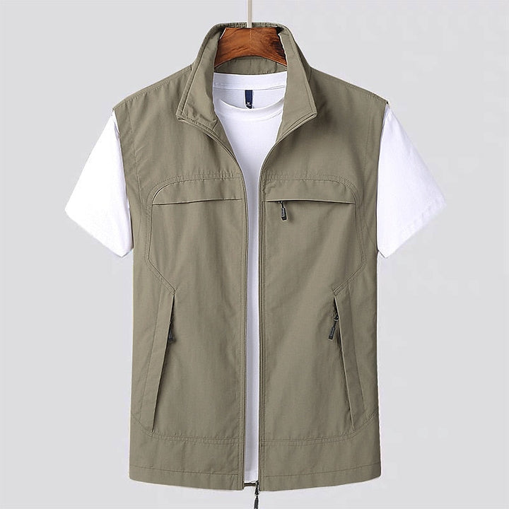 Stijlvol en casual heren vest, mouwloos, perfect voor dagelijks comfort en buitenplezier in de zomer.