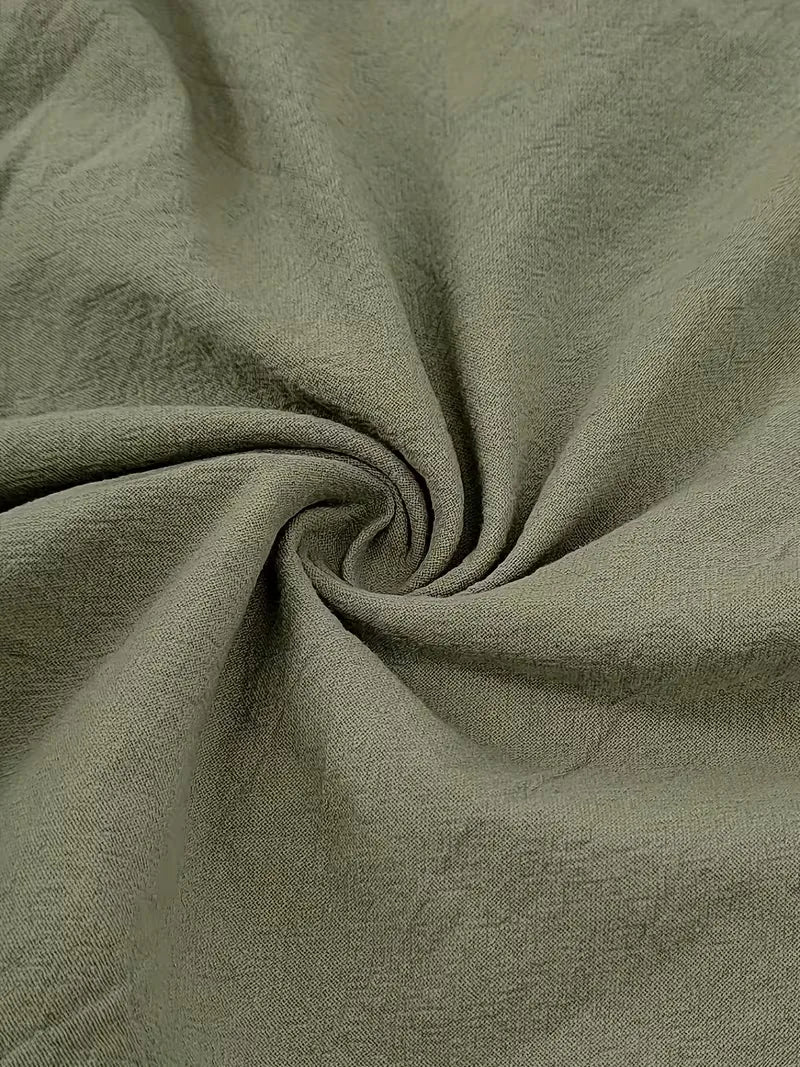 Achteraanzicht van een comfortabel heren overhemd korte mouw voor de zomer, casual en licht.