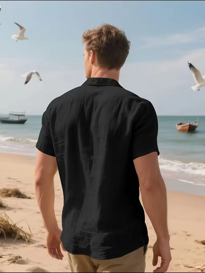 Veelzijdig heren overhemd korte mouw met borstzak, gemakkelijk te combineren voor casual outfits.