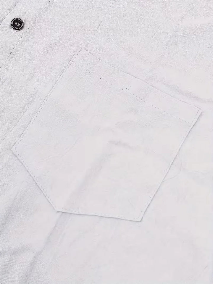 Grijs heren zomer overhemd met korte mouwen en borstzak. Een must-have voor casual dagen.