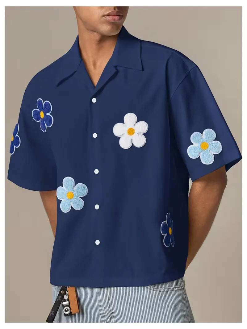 Modieus bloemenprint herenoverhemd met korte mouwen, perfect voor vakanties.