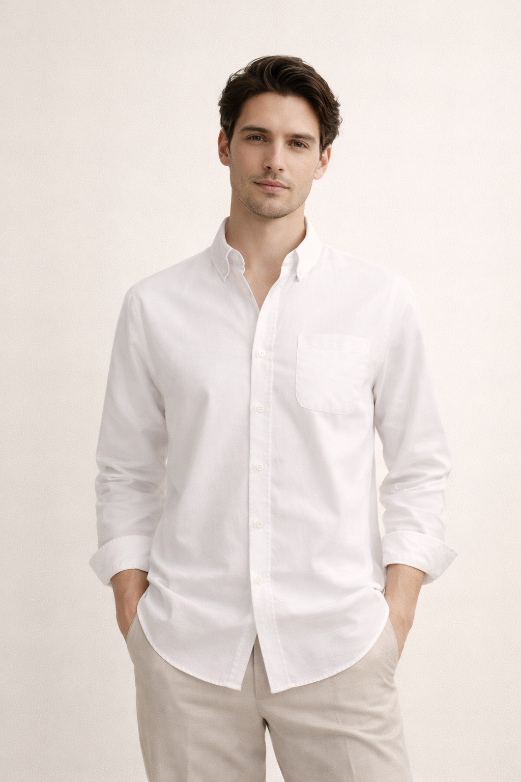 Stijlvol herenoverhemd, lange mouwen, met knopen en borstzak. Perfect voor zowel casual als formele gelegenheden.