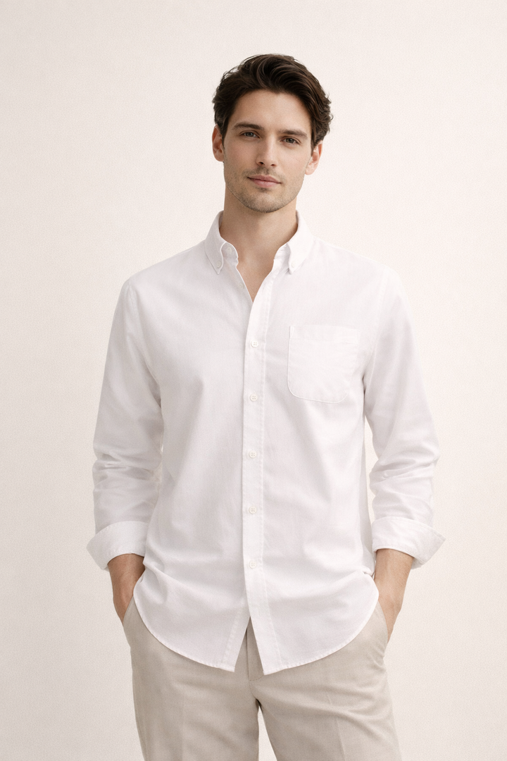 Stijlvol herenoverhemd, lange mouwen, met knopen en borstzak. Perfect voor zowel casual als formele gelegenheden.
