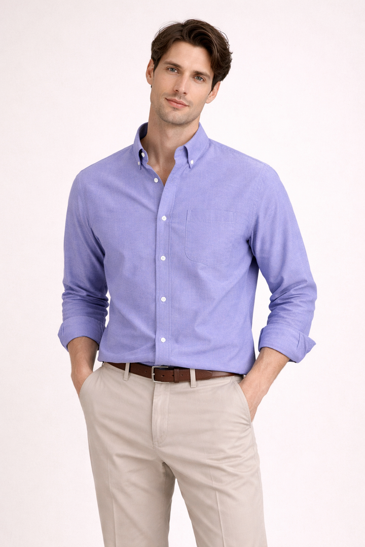 Formeel/casual heren overhemd met lange mouwen. Beschikt over een borstzak en klassieke kraag voor een complete look.