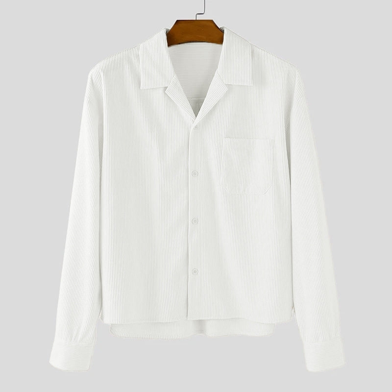 Zwart oversized herenoverhemd, casual V-hals, lange mouwen, ideaal voor een relaxte, stijlvolle look.