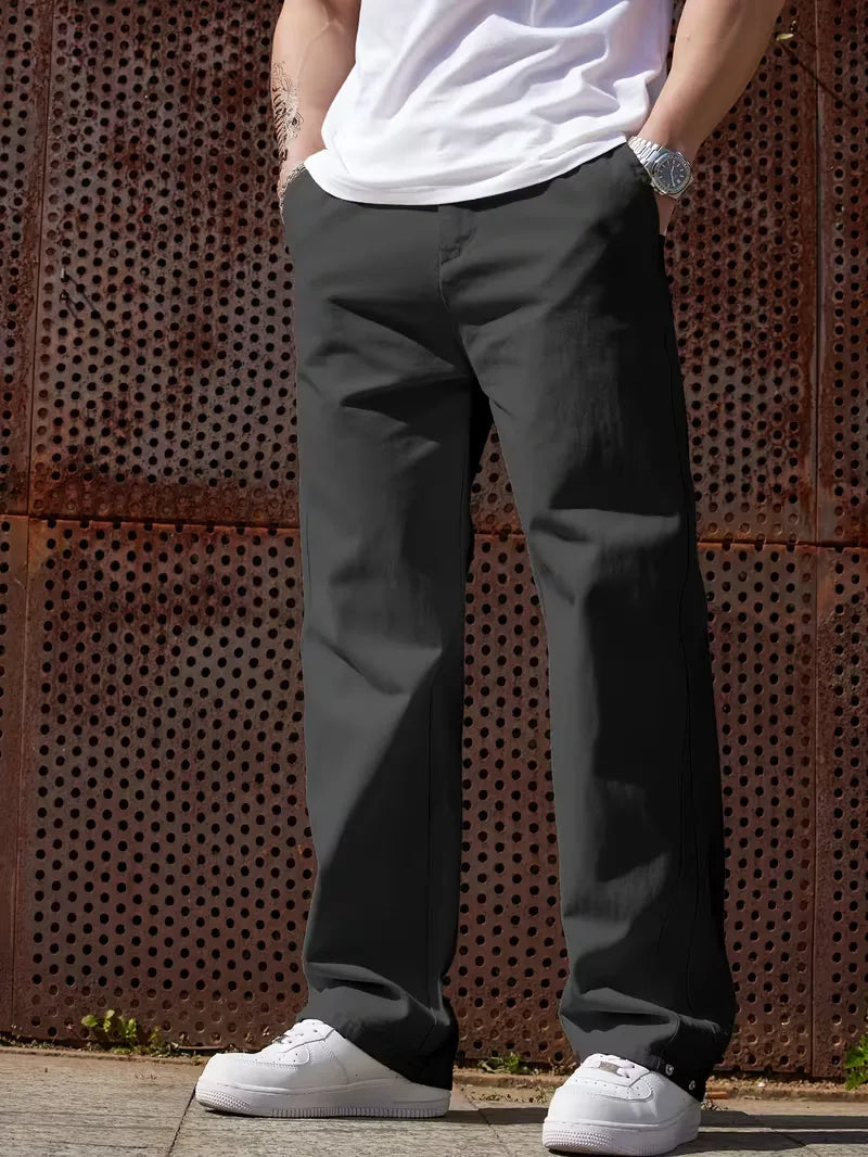 Heren pantalon met elastische tailleband, een essentieel kledingstuk voor comfort en stijl.