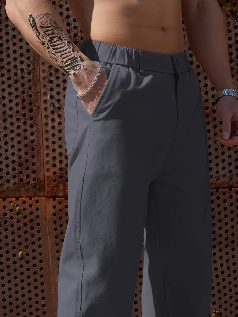Heren pantalon, detail van de elastische tailleband, voor ultiem comfort.