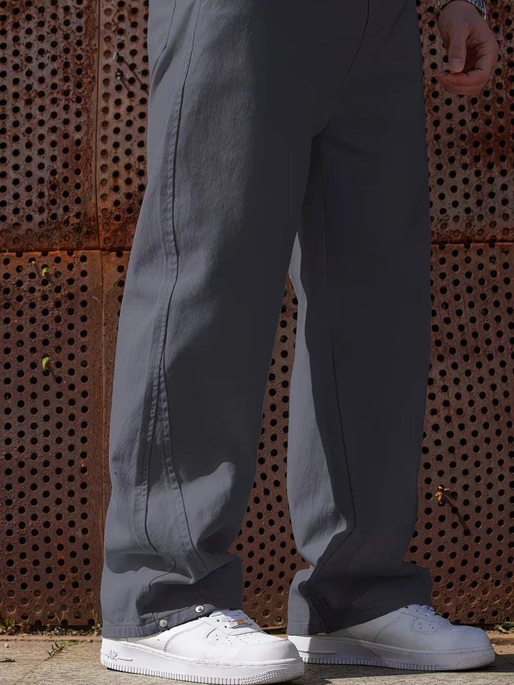 Vooraanzicht heren pantalon met elastische band, casual en stijlvol voor dagelijks gebruik.