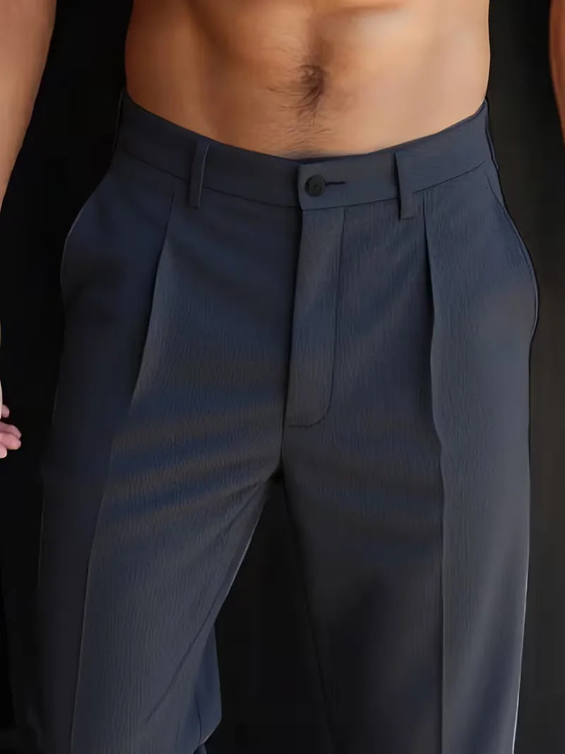 Comfortabele heren pantalon met rechte pijpen, perfecte basis voor smart casual outfits.