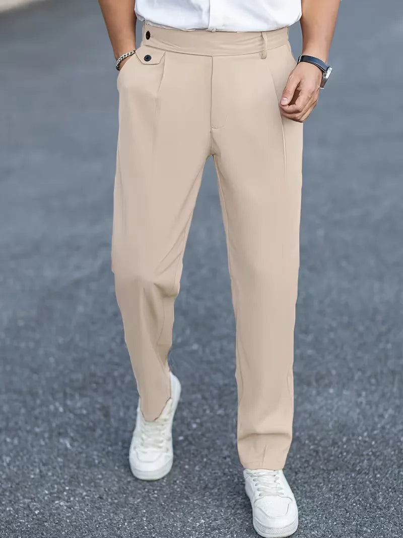 Comfortabele polyester heren pantalon, rechte pijpen, smart casual stijl.