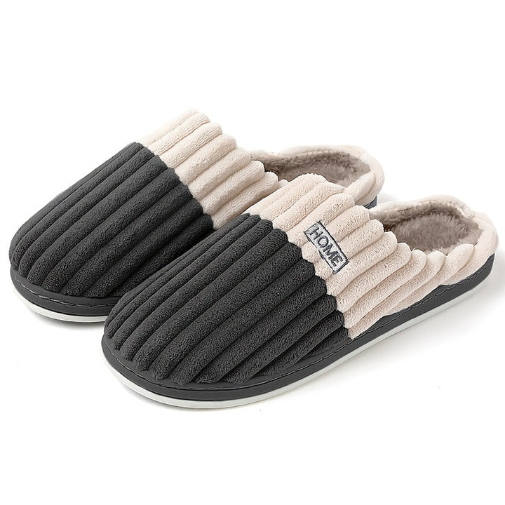 Comfortabele en warme heren binnenschoenen voor dagelijks gebruik thuis.