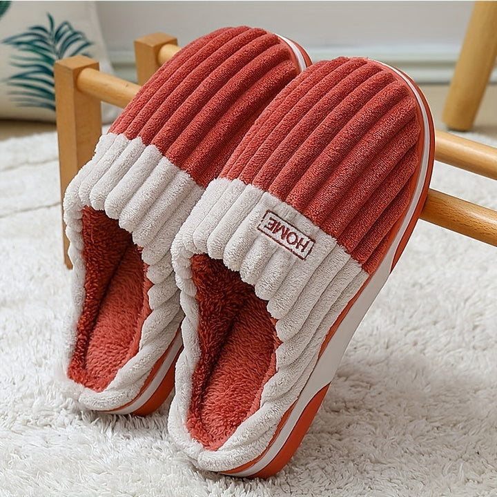 Zachte heren pantoffels voor thuis, met extra warme voering en ondersteuning.