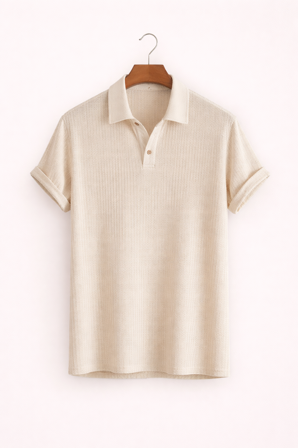 Geklede heren polo met button-down kraag, verfijnde structuurstof, casual chic uitstraling.