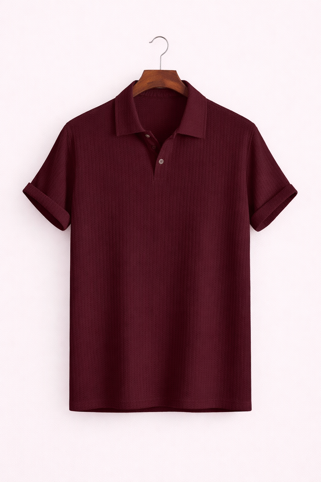 Zomerse heren polo met comfortabele pasvorm, button-down kraag en ademende structuurstof.