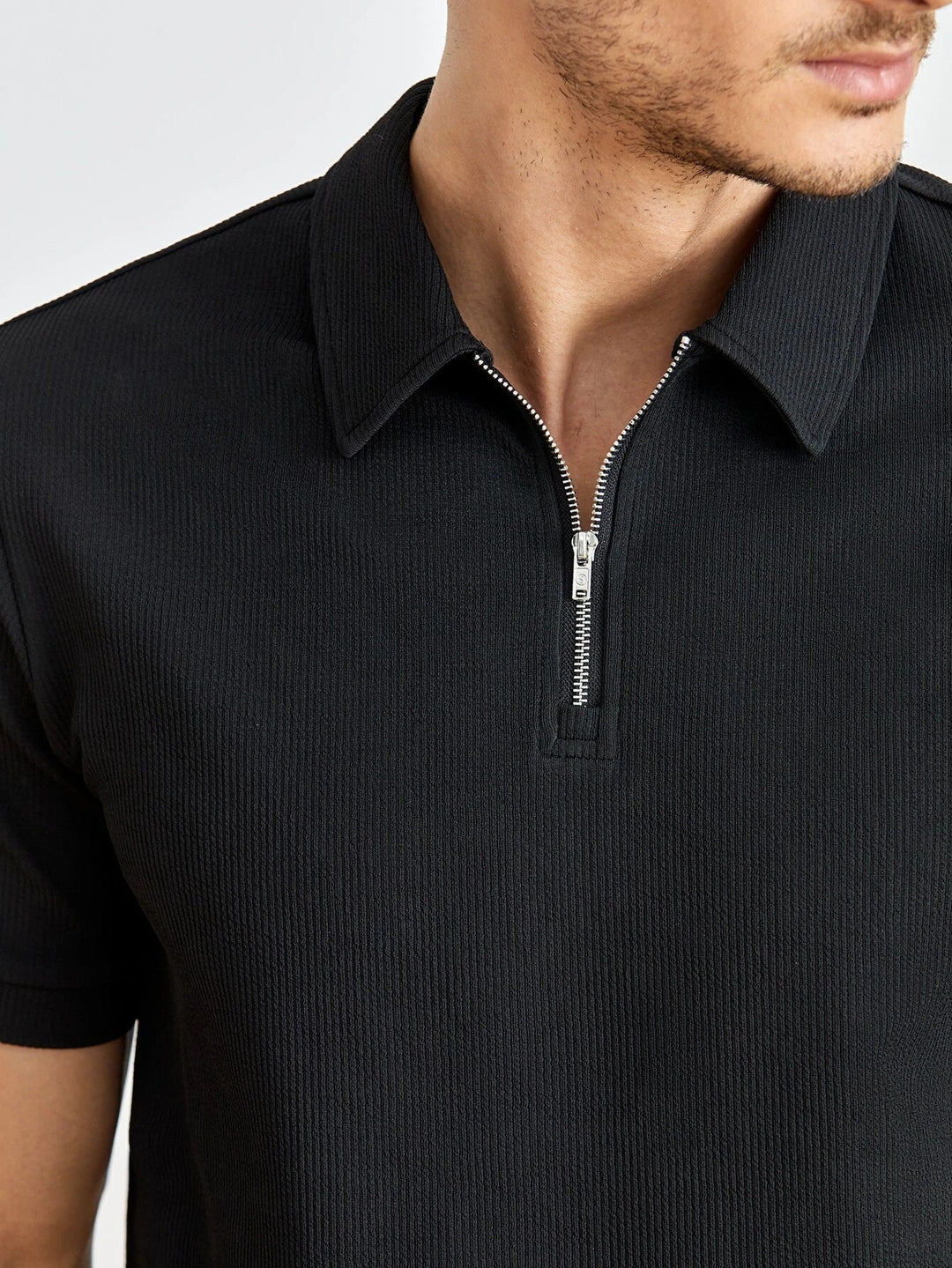 Stijlvol heren poloshirt met korte mouw en rits, veelzijdig voor een moderne casual zomer outfit.