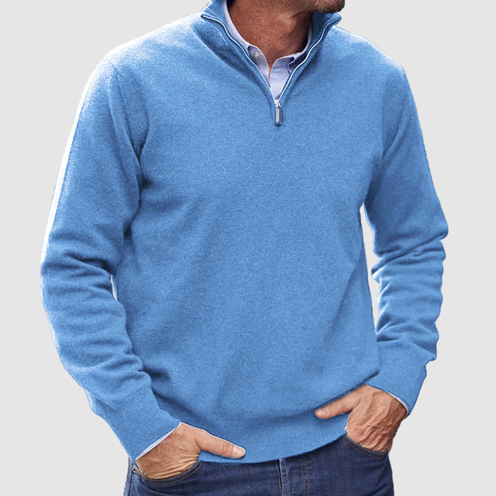 Stijlvolle heren pullover met halve rits, essentieel voor een comfortabele en modieuze mannenkledingcollectie.
