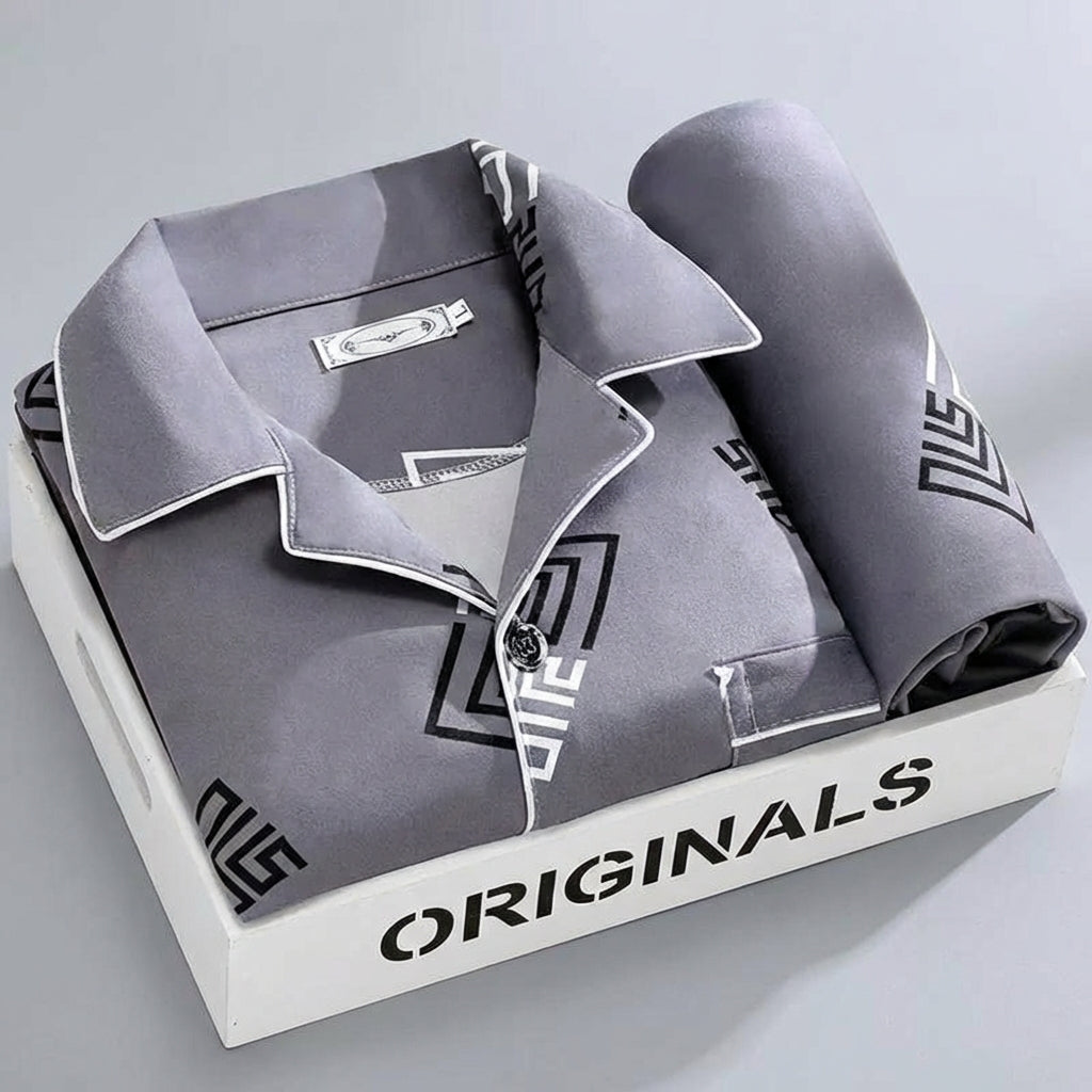 Close-up van de kraag en knopen van een moderne heren pyjama set