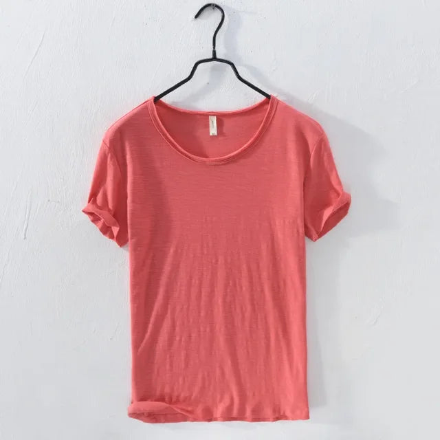 Retro heren t-shirt, slim-fit, met karakteristieke ruwe rand; perfect voor casual mode.