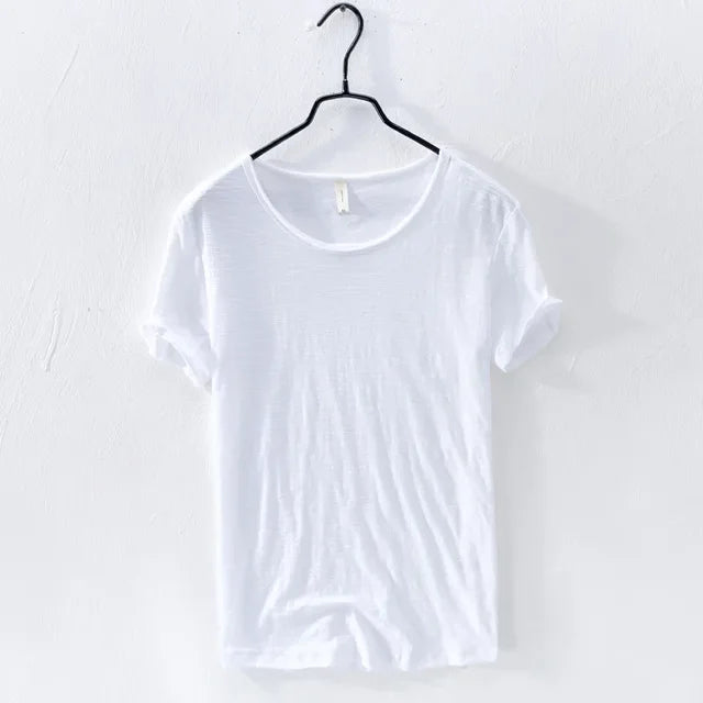 Effen heren t-shirt, o-hals, slim-fit met ruwe rand; combineerbaar met elke casual look.