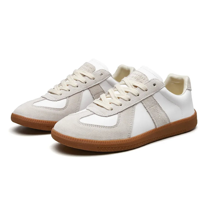 Heren retro sneakers met dikke zool gedragen. Ideaal voor een casual, comfortabele en modieuze streetstyle look.