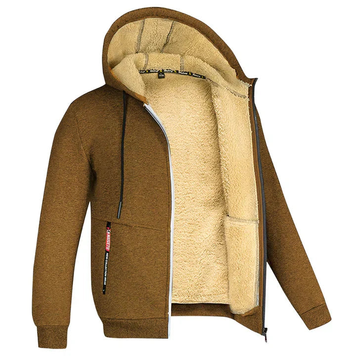 Gedetailleerd shot van de capuchon en trekkoorden van de comfortabele heren rits hoodie.