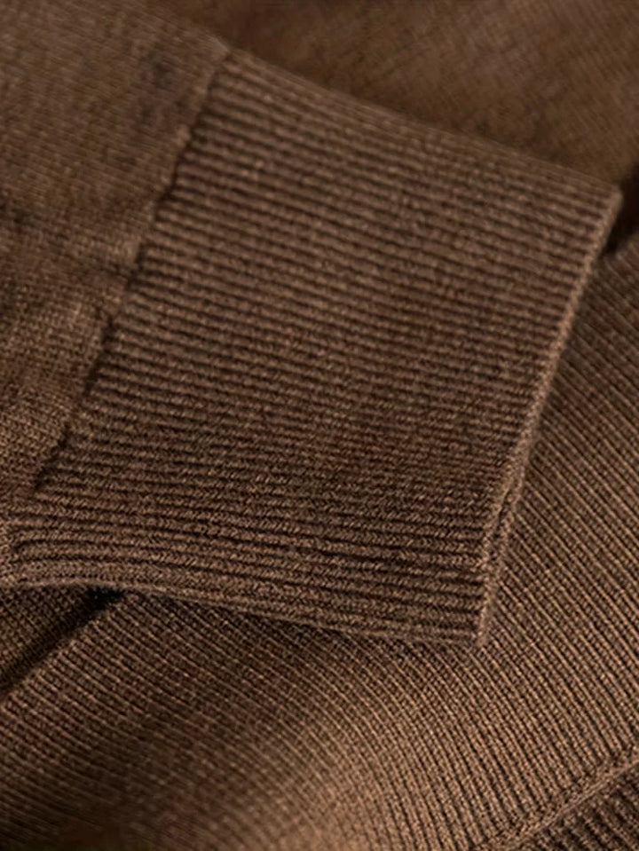 Warme en modieuze heren wintertrui met rolkraag. Effen design voor een veelzijdige smart-casual look.