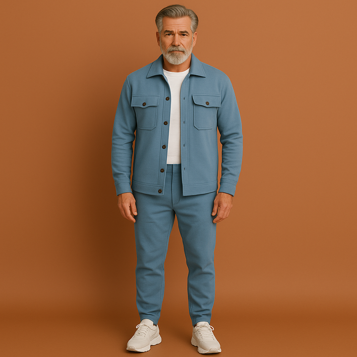 Casual heren outfit voor dagelijks gebruik. Comfortabele set met relaxte pasvorm, perfect voor vrije tijd.