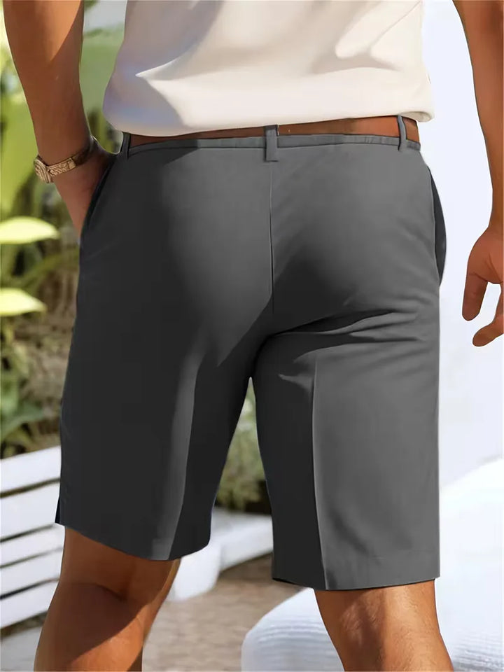 Smart casual heren shorts met zijzakken, stijlvol en comfortabel voor warme dagen.
