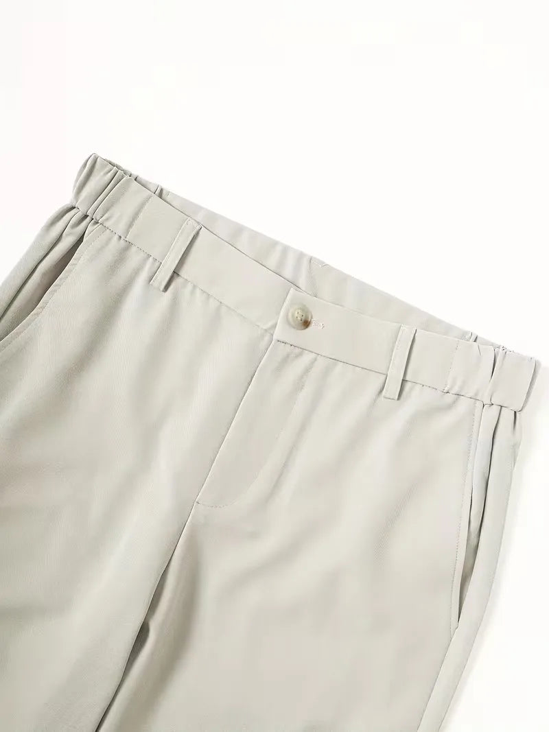 Stijlvolle heren shorts, comfortabel voor de zomer, met een rechte pijp en zijzakken.