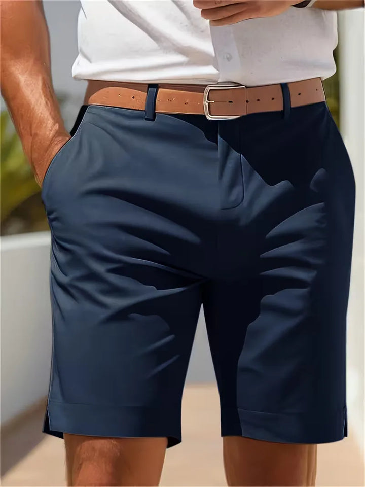 Veelzijdige heren shorts voor casual of smart casual, met praktische zijzakken.