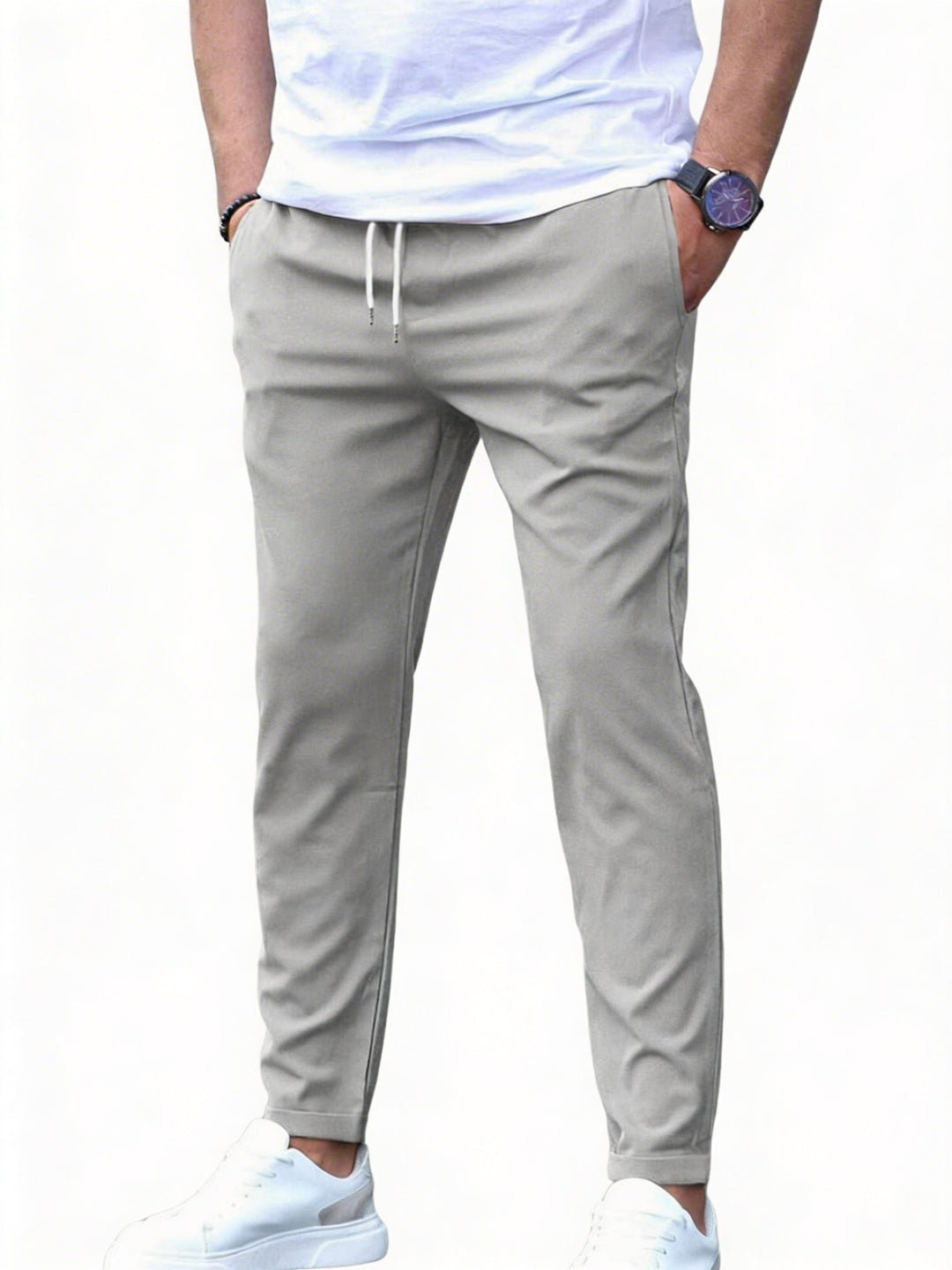 Heren slim fit chino broek met elastische taille en trekkoord voor ultiem comfort, ideaal voor casual of smart-casual look.