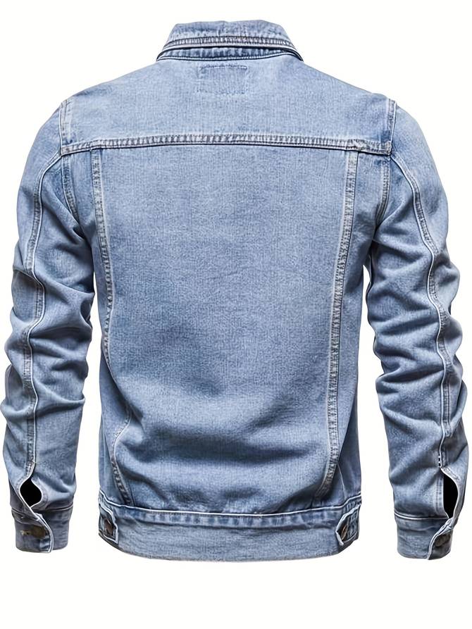"Heren slim fit denim spijkerjack met borstzakken en knoopsluiting, te zien in donkerblauw. Stijlvol en veelzijdig ontwerp."