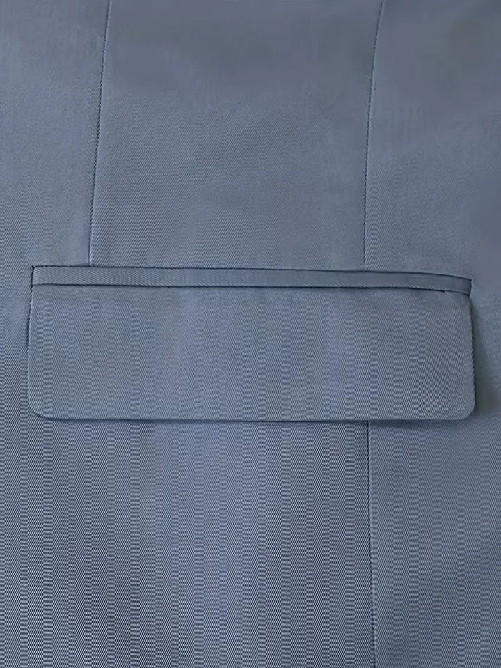 Stijlvol slim fit driedelig herenpak; complete set voor een onberispelijke professionele look.