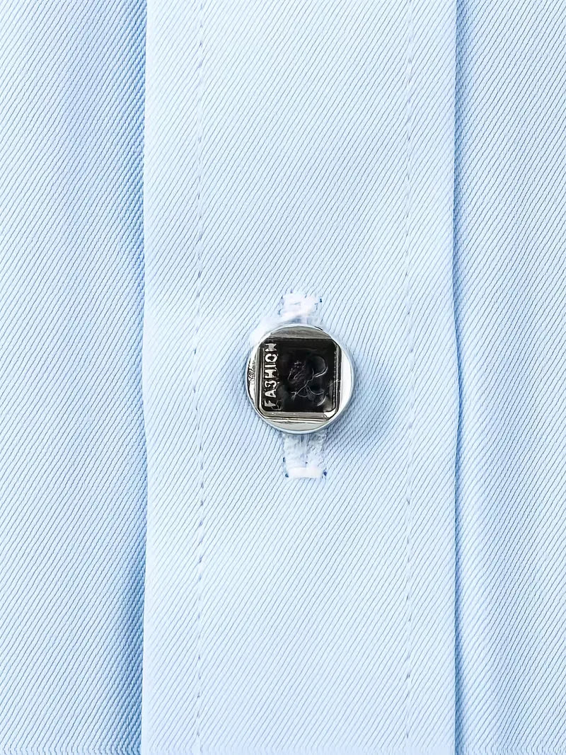 Grijs slim fit herenoverhemd met mandarijnkraag, een tijdloze en veelzijdige keuze voor mannen.
