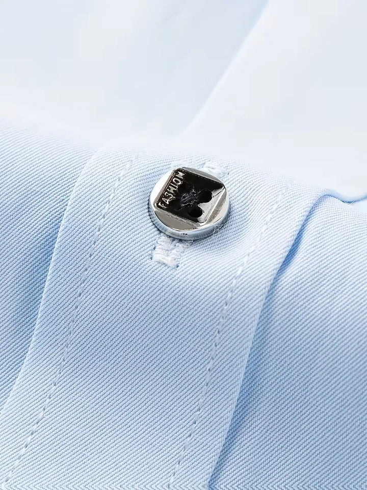 Eigentijds slim fit overhemd met mandarijnkraag, perfect voor een zakelijke of smartcasual outfit.