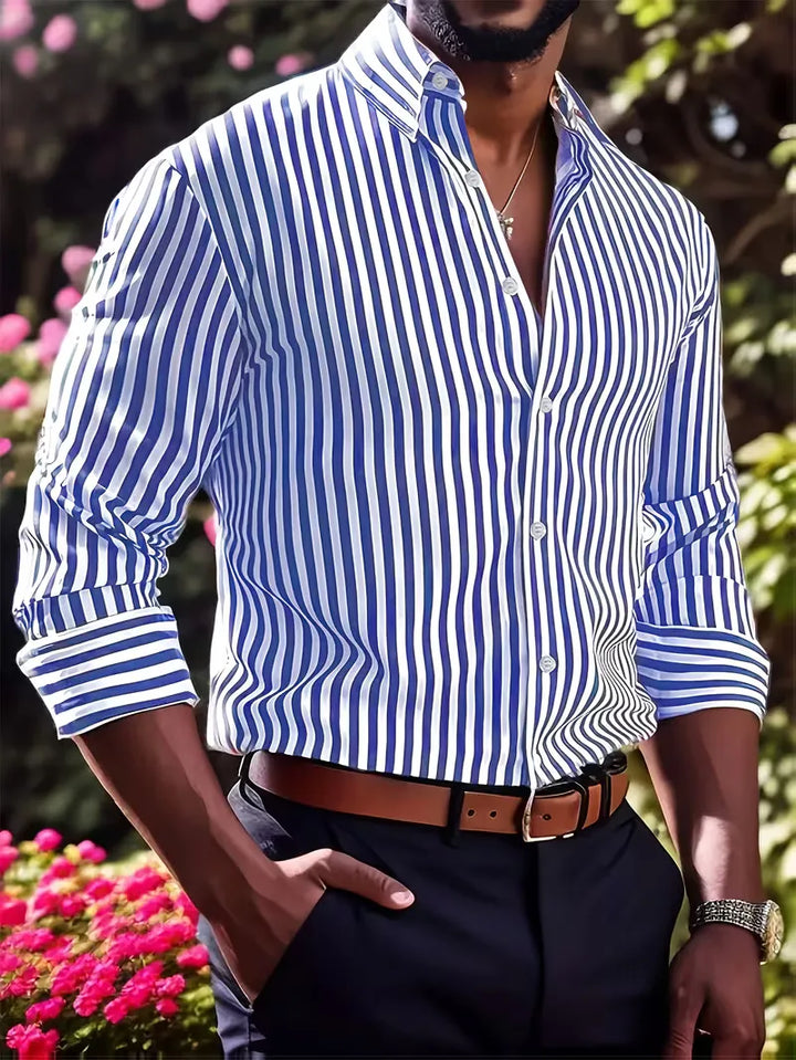 Modern slim fit heren overhemd met elegante verticale strepen en unieke mandarijnkraag.