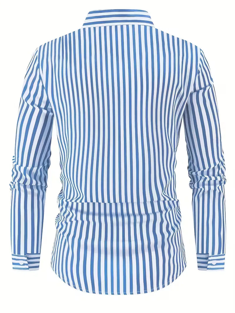 Elegant heren overhemd met subtiele verticale strepen, lange mouwen, nette afwerking.