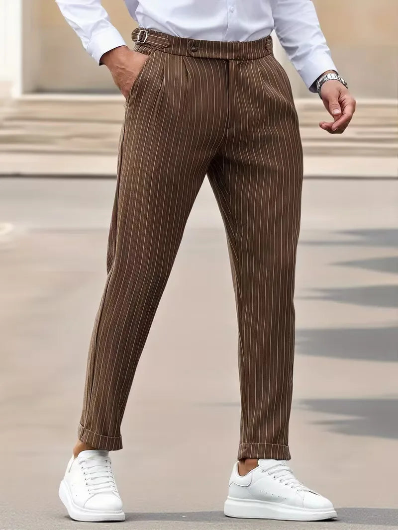 Comfortabele slim fit heren pantalon met verticale strepen, ideaal voor een modieuze en zakelijke of casual look.