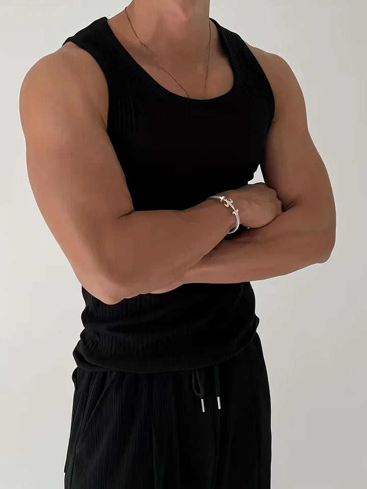 Stijlvolle mouwloze heren tanktop slim fit, veelzijdig voor sport, casual zomerlook of training.