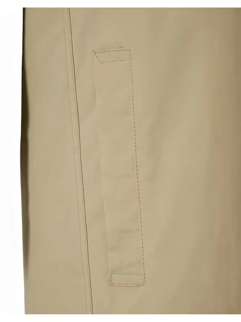Heren trenchcoat: slim fit model met verfijnde zakken, de perfecte lente/herfst buitenjas.