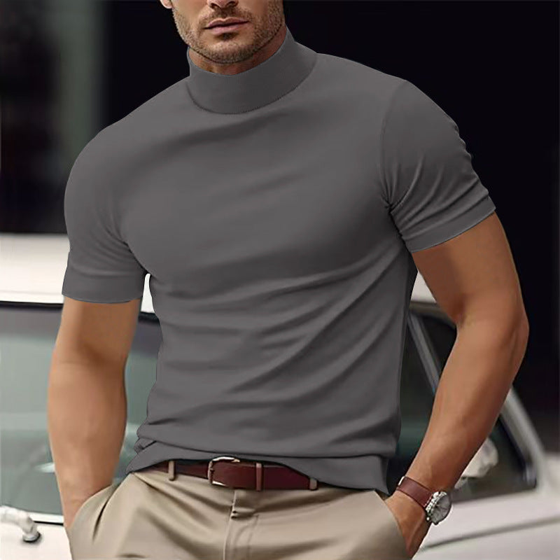 Modern casual heren T-shirt met korte mouwen, voorzien van een trendy turtleneck en strakke slim fit.