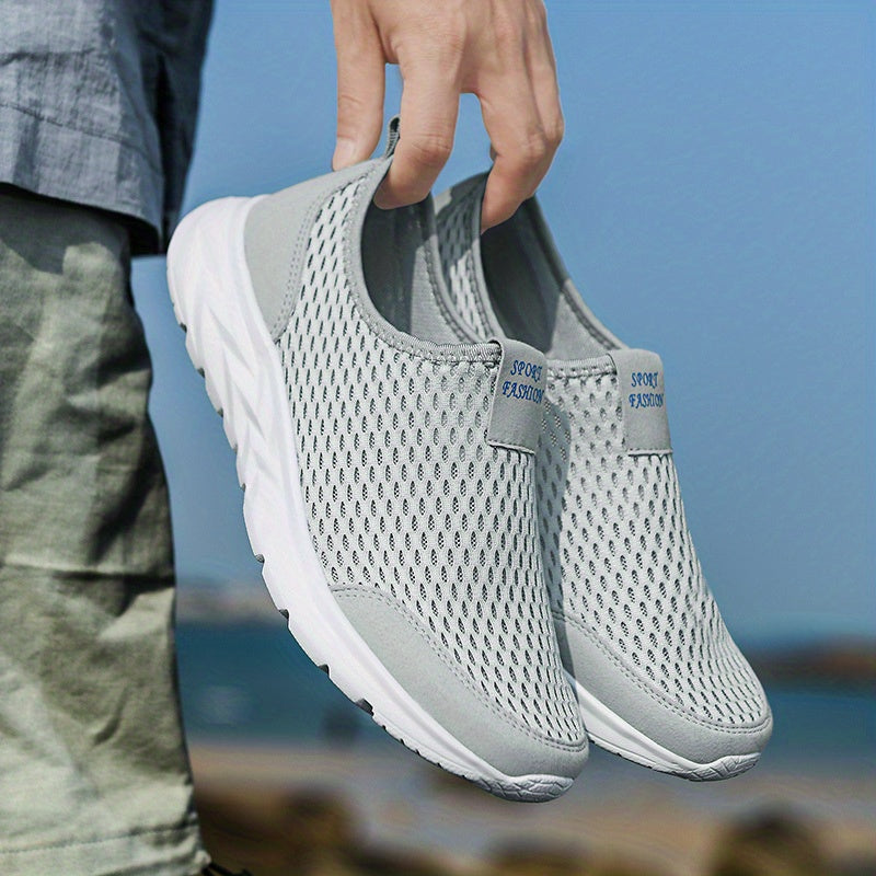 "Heren slip-on sneakers met ademend mesh en EVA-zool, ideaal voor wandelen en dagelijks comfort, zonder veters."