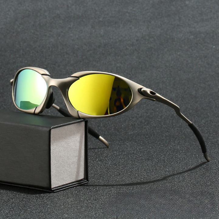 Titanium heren zonnebril met sportief design, gepolariseerde lenzen en complete UV-bescherming voor helder zicht.