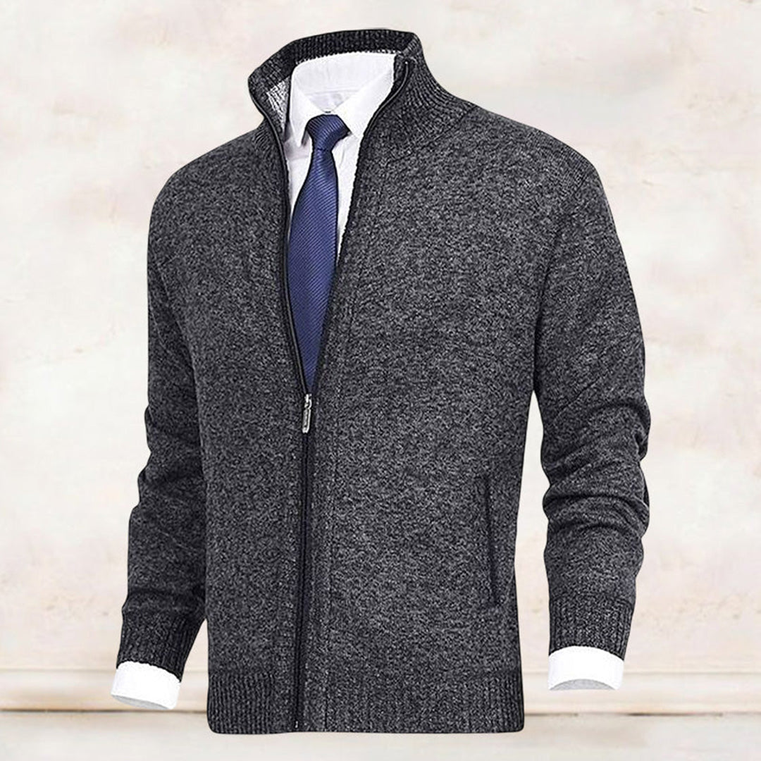 Close-up van de kraag van het heren comfort vest, accentueert het stijlvolle design