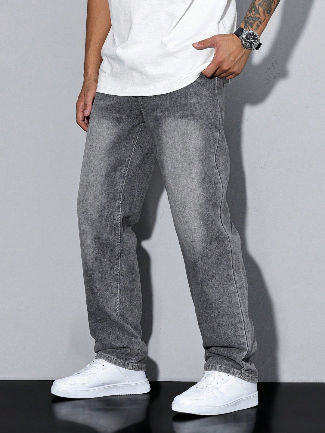 Heren spijkerbroek Evan, straight fit model van hoogwaardige denim. Modieuze casual broek.