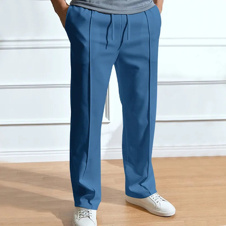Comfortabele slim fit herenbroek, met stretch voor optimale flexibiliteit. De ideale veelzijdige mannenbroek.