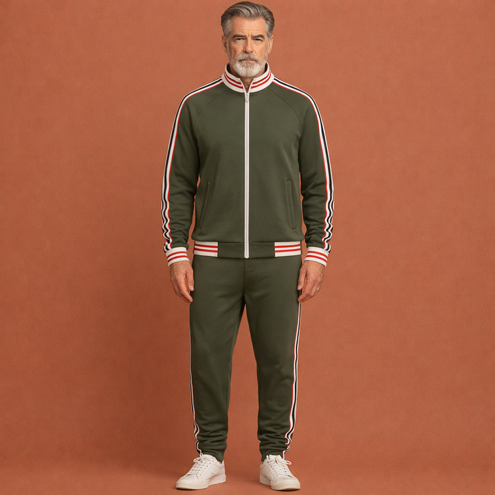 Sportief heren trainingspak met contrasterende strepen. Deze comfortabele set is ideaal voor vrije tijd en sport.