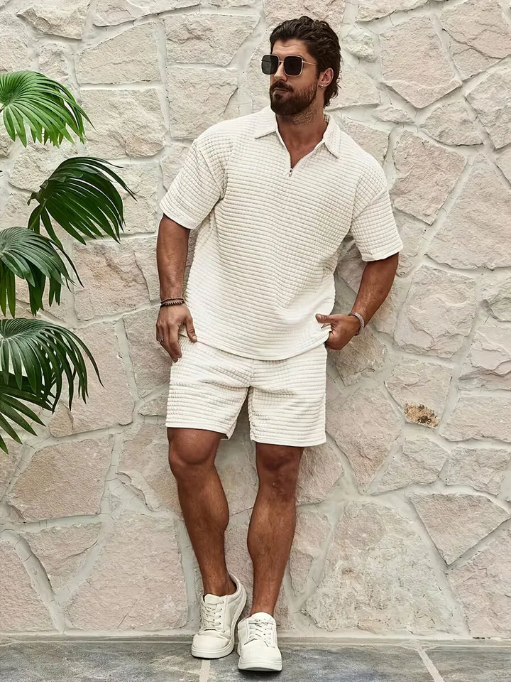 Stijlvolle tweedelige set voor mannen, met ademende V-hals en losse shorts.